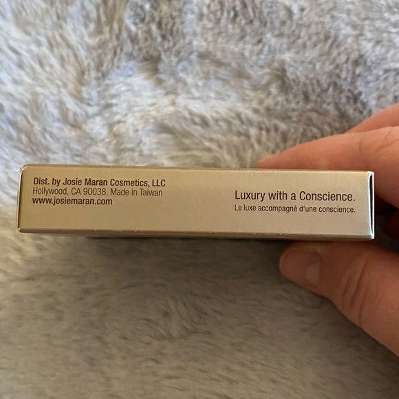 Josie Maran Argan Beautiful Eyes palette in Beautiful Blues NWT - Picture 5 of 12